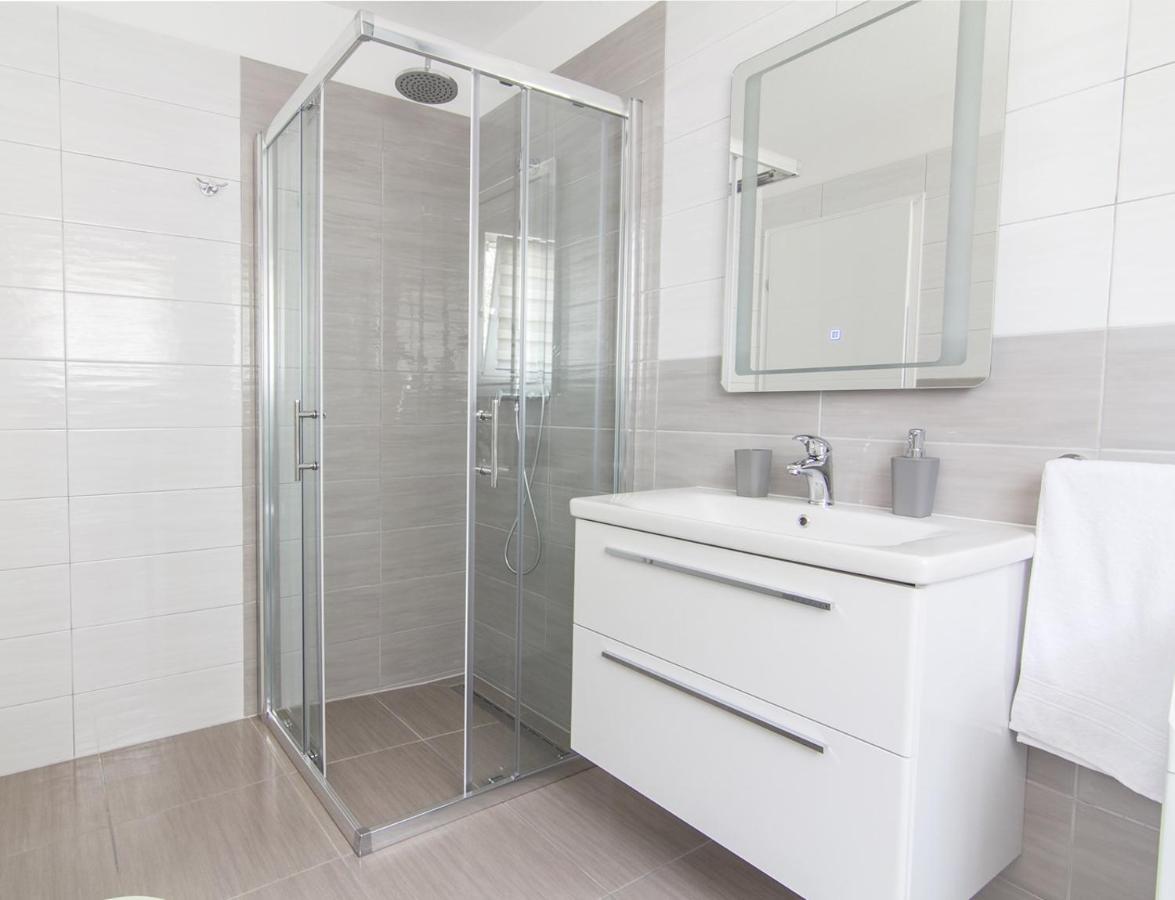 New Family 2 Bedroom Apartment Vodnjan Exterior foto